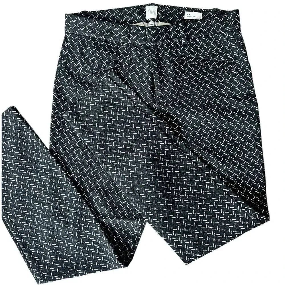 GAP Skinny Ankle Career Pants in‎ Black Dot Print